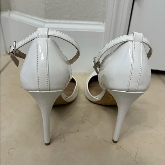 Mix No. 6 White Pumps - Picture 2 of 10